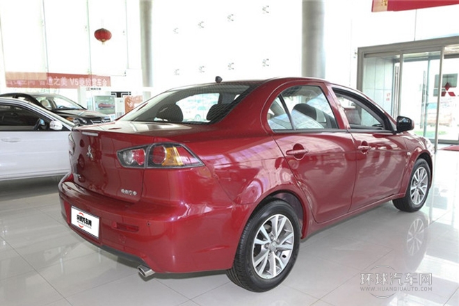 2013款 時(shí)尚版 1.8L 手動(dòng)睿智型