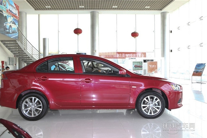 2013款 時(shí)尚版 1.8L 手動(dòng)睿智型