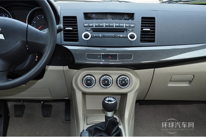 2013款 時尚版 1.8L 手動舒適型