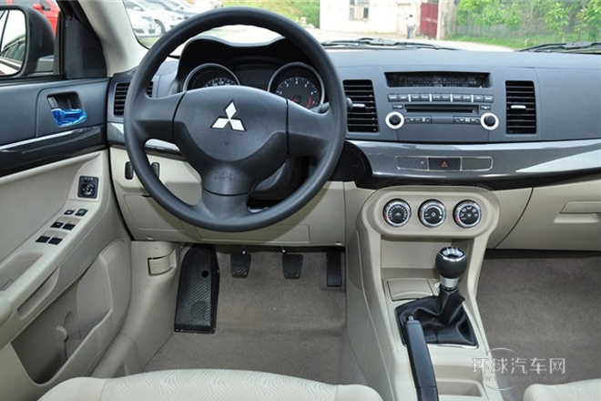 2013款 時尚版 1.8L 手動舒適型