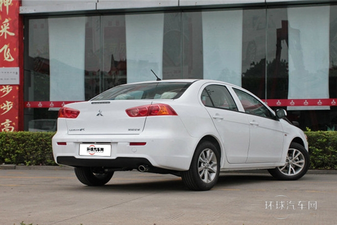 2013款 時(shí)尚版 1.8L 手動(dòng)舒適型