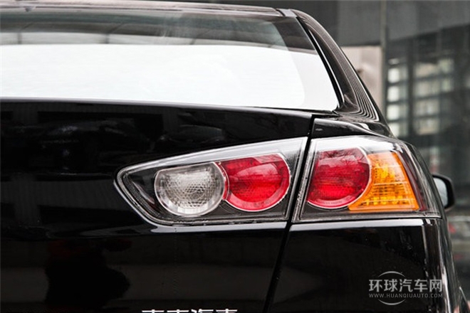 2013款 時尚版 1.8L CVT舒適型