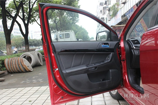 2013款 致尚版 1.8L 手動(dòng)豪華型