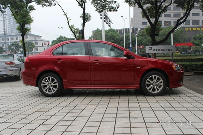 2013款 致尚版 1.8L 手動豪華型