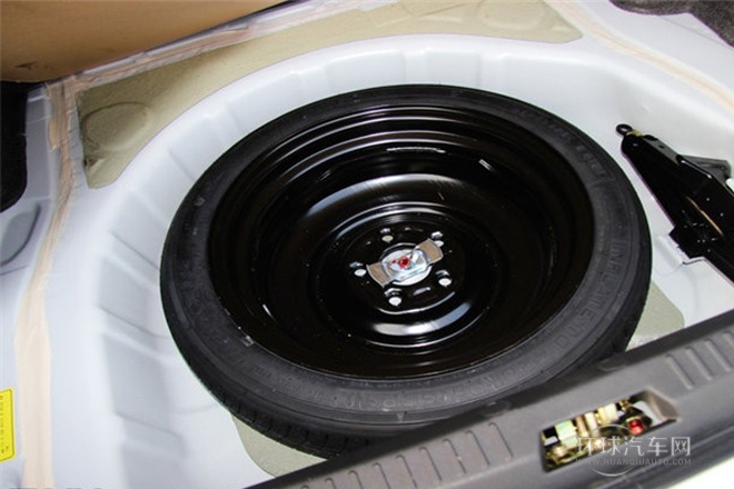 2013款 致尚版 1.8L CVT豪華型