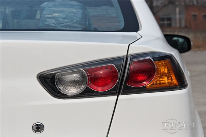 2013款 致炫版 2.0L 手動舒適型