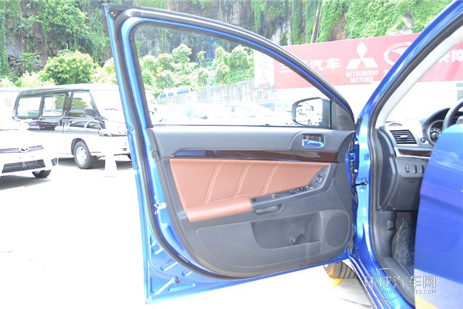 2013款 1.8L 自動豪華型 國IV