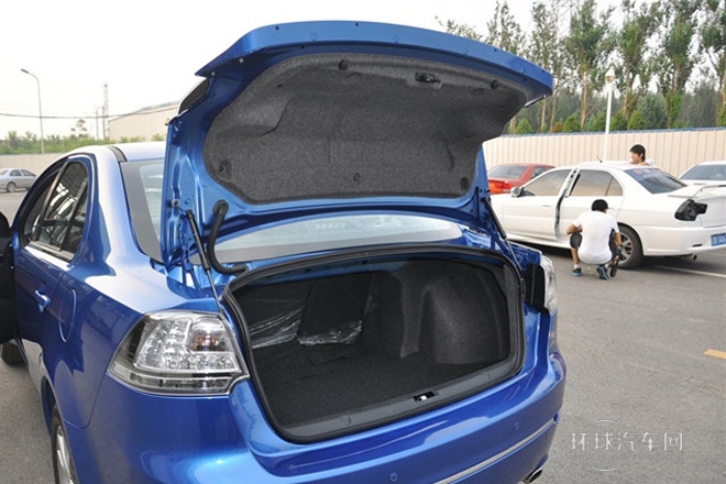 2013款 1.8L 自動豪華型 國IV