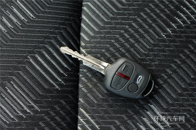 2013款 1.8L 手動舒適型 國V