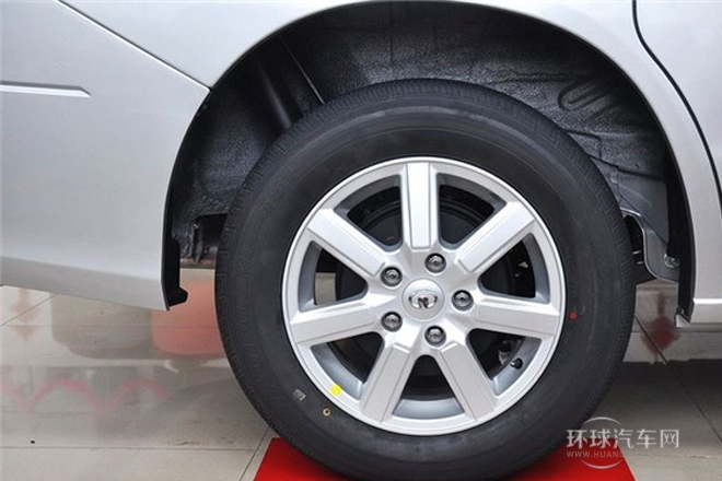 2013款 2.0L 自動舒適型