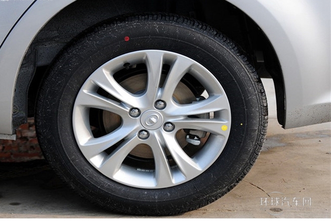 2013款 1.5L 手動舒適型