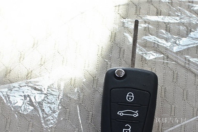 2013款 1.5L 手動(dòng)豪華型