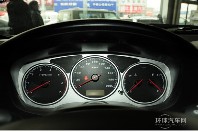 2011款 2.4L商務(wù)版 豪華型大雙排