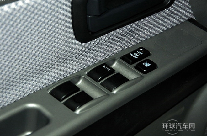 2011款 2.4L公務(wù)版 豪華型 兩驅(qū)小雙排