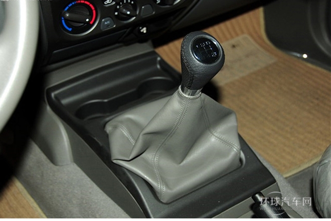 2011款 2.4L公務(wù)版 豪華型 四驅(qū)大雙排