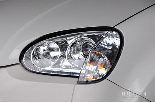 2011款 2.4L公務版 豪華型 四驅大雙排