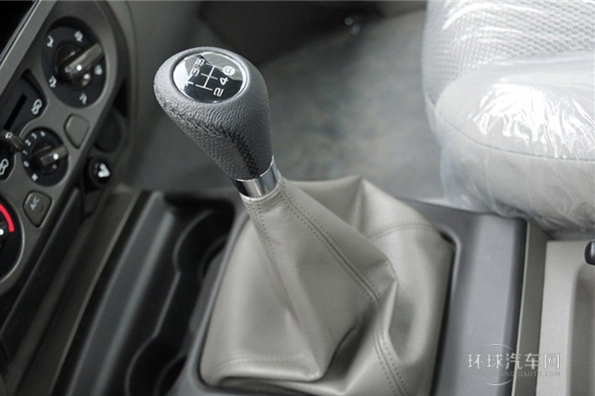 2011款 2.8T公務(wù)版 豪華型 兩驅(qū)大雙排