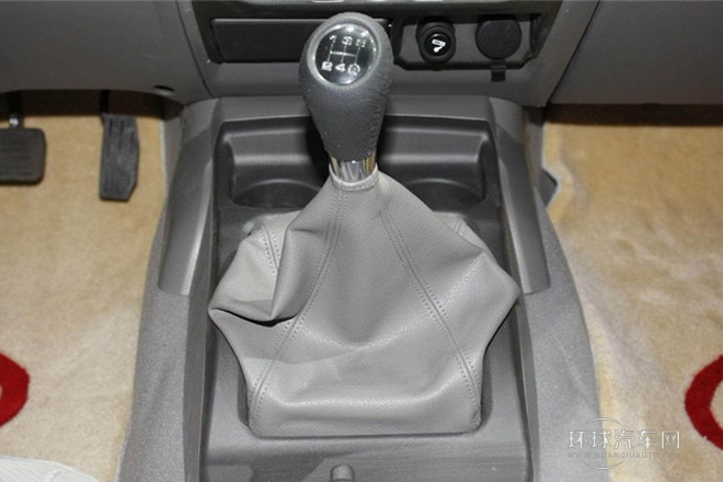 2011款 2.8T公務(wù)版 尊貴型 兩驅(qū)小雙排