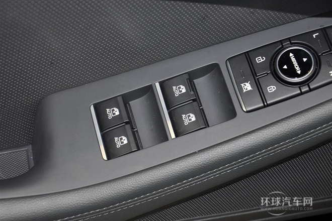 2015款 3.3 GDi 四驅豪華版