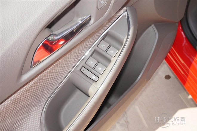 2015款 1.5L 自動時尚版