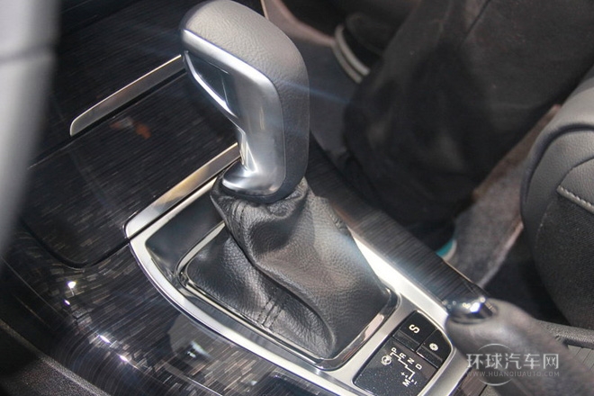 2014款 2.3L 自動尊貴型