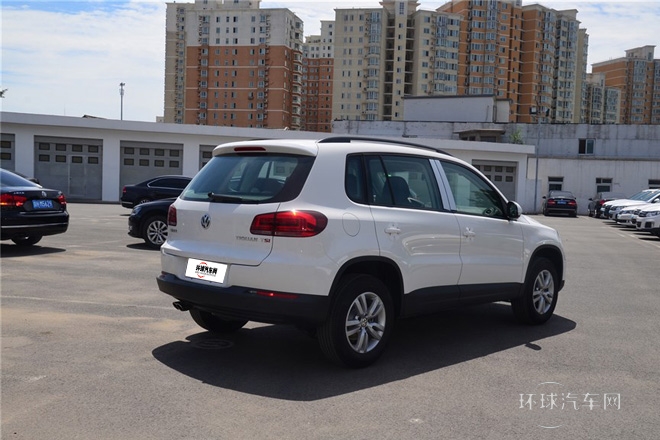 2015款 1.8TSI 手動(dòng)兩驅(qū)風(fēng)尚版