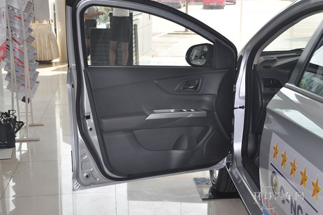 2014款 1.5L 手動(dòng)智驅(qū)實(shí)尚型