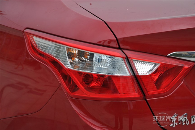 2014款 1.5L 自動(dòng)智尚型