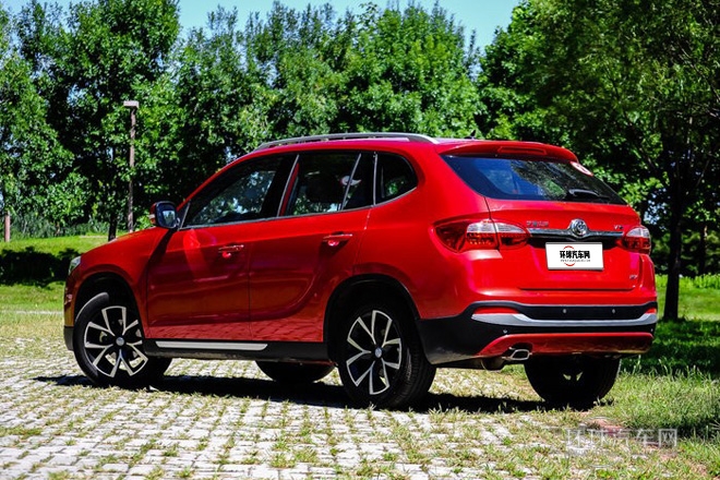 2014款 1.5T 自動四驅豪華型