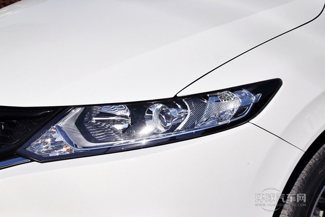 2014款 1.8L CVT豪華版 5座