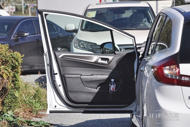 2014款 1.8L CVT豪華版 5座