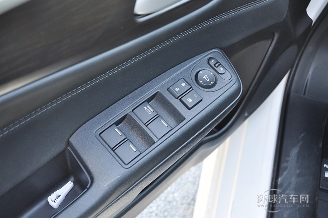 2014款 1.8L CVT豪華版 5座