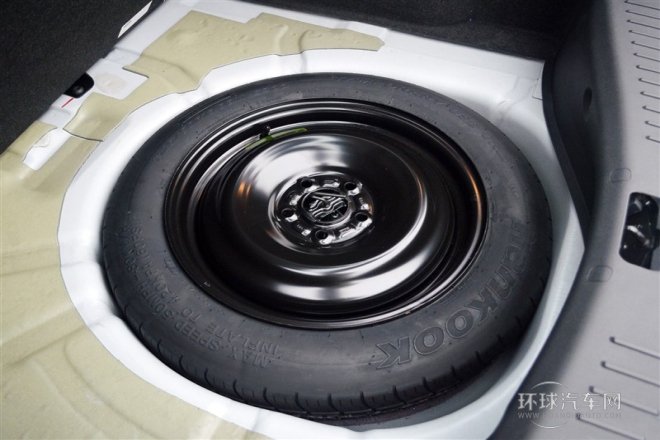 2014款 兩廂經(jīng)典 1.8L 手動酷白典藏版