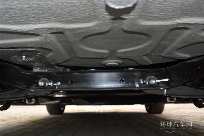 2014款 兩廂經(jīng)典 1.8L 手動酷白典藏版