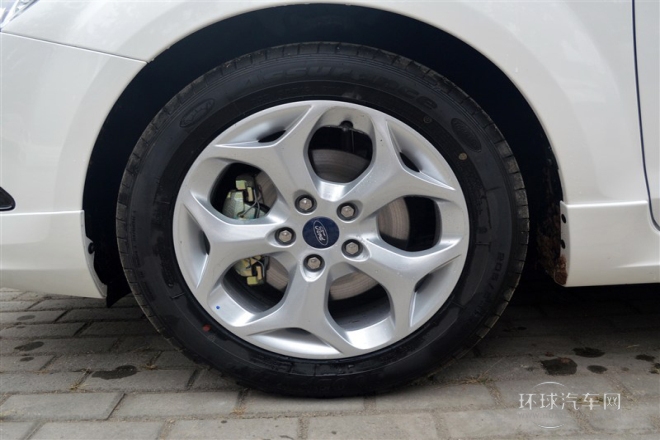 2014款 兩廂經(jīng)典 1.8L 手動酷白典藏版