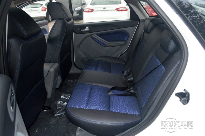 2014款 兩廂經(jīng)典 1.8L 手動(dòng)酷白典藏版