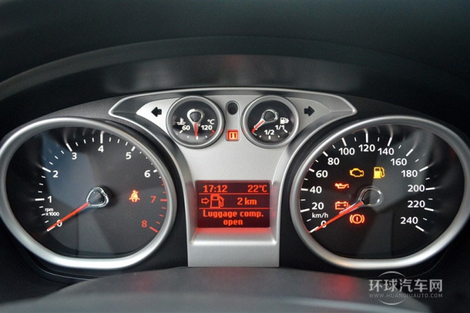 2014款 兩廂經(jīng)典 1.8L 手動(dòng)酷白典藏版