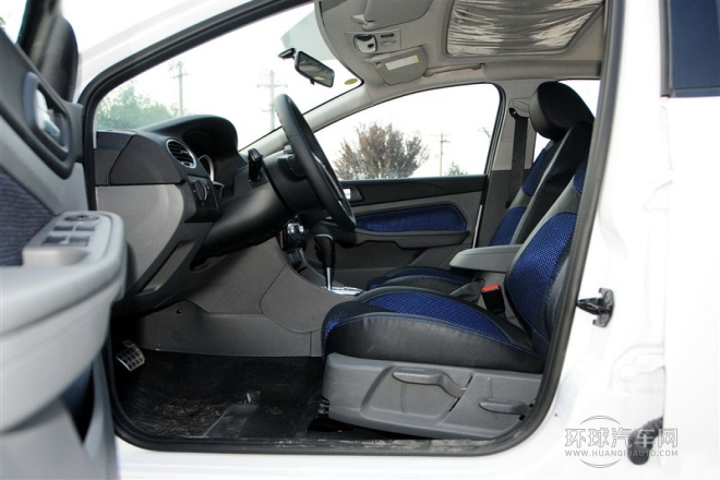 2014款  兩廂經典 1.8L 自動酷白典藏版