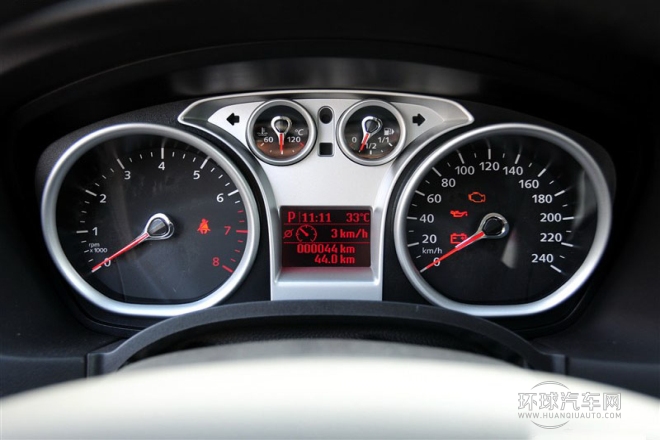 2014款  兩廂經(jīng)典 1.8L 自動酷白典藏版