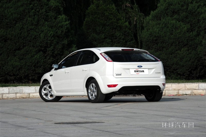 2014款  兩廂經(jīng)典 1.8L 自動(dòng)酷白典藏版