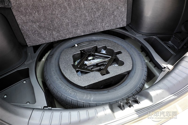 2015款 1.8T 自動兩驅豪華版