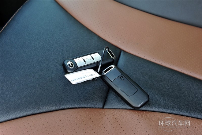 2015款 1.8T 自動兩驅(qū)豪華版