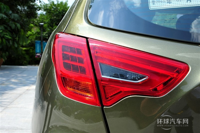 2015款 1.8T 自動兩驅豪華版