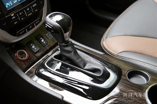 2015款 1.8T 自動兩驅至尊版