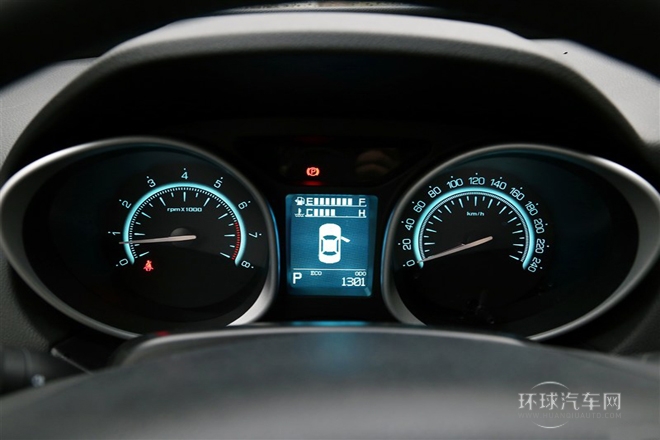 2015款 1.8T 自動兩驅(qū)至尊版