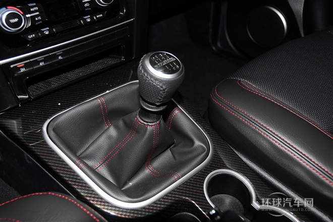 2015款 2.0T 手動四驅精英型