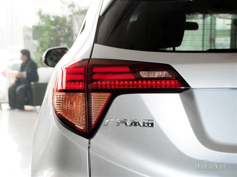 2015款 1.8L CVT四驅(qū)旗艦型