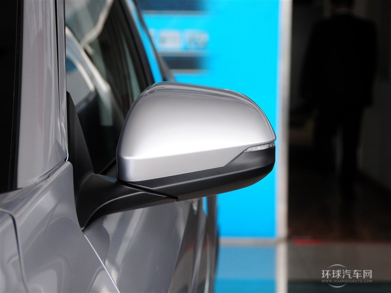 2015款 1.8L CVT四驅旗艦型