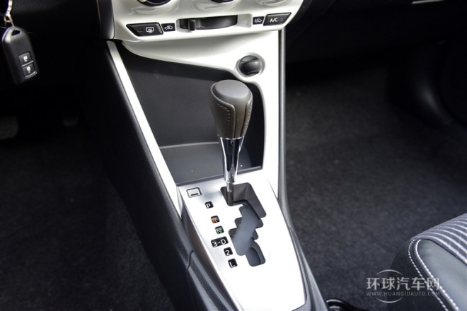 2015款 1.5G 自動炫動天窗特別版