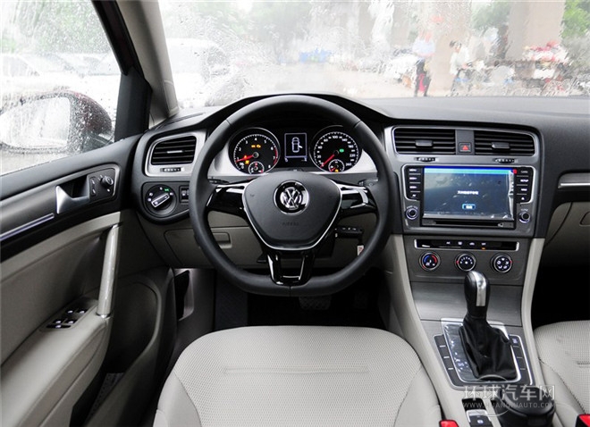 2015款 1.6L自動舒適型